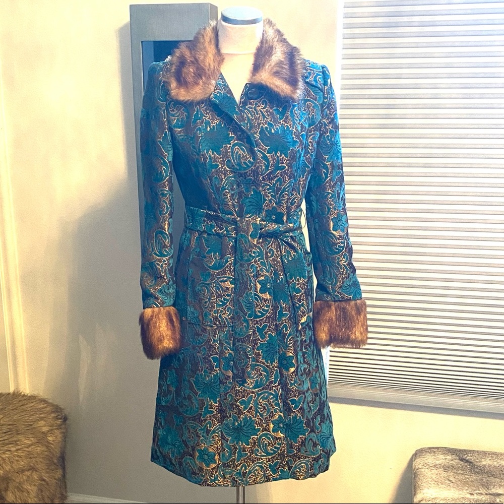 ABSOLUTELY GORGEOUS Vintage Vibe Coat